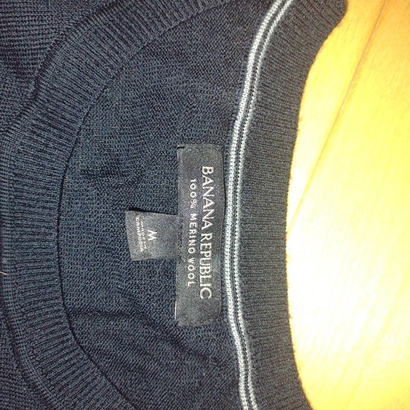 Banana Republic Sweater - Picture 2 of 2